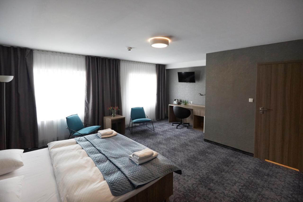 Hotel Porto Radomsko Kültér fotó