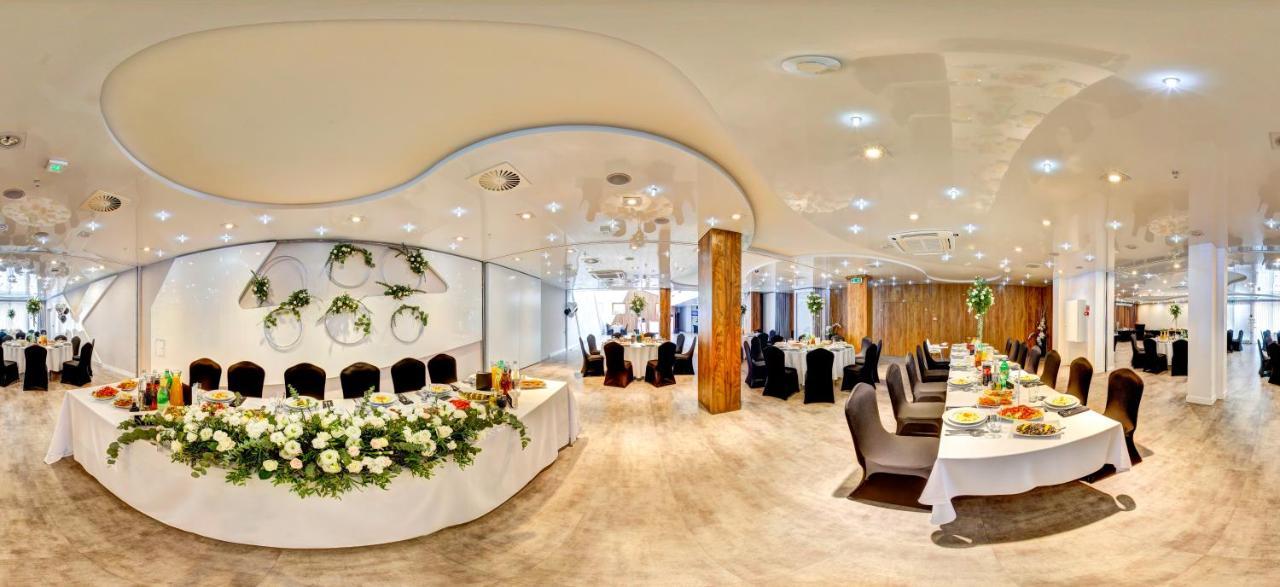 Hotel Porto Radomsko Kültér fotó