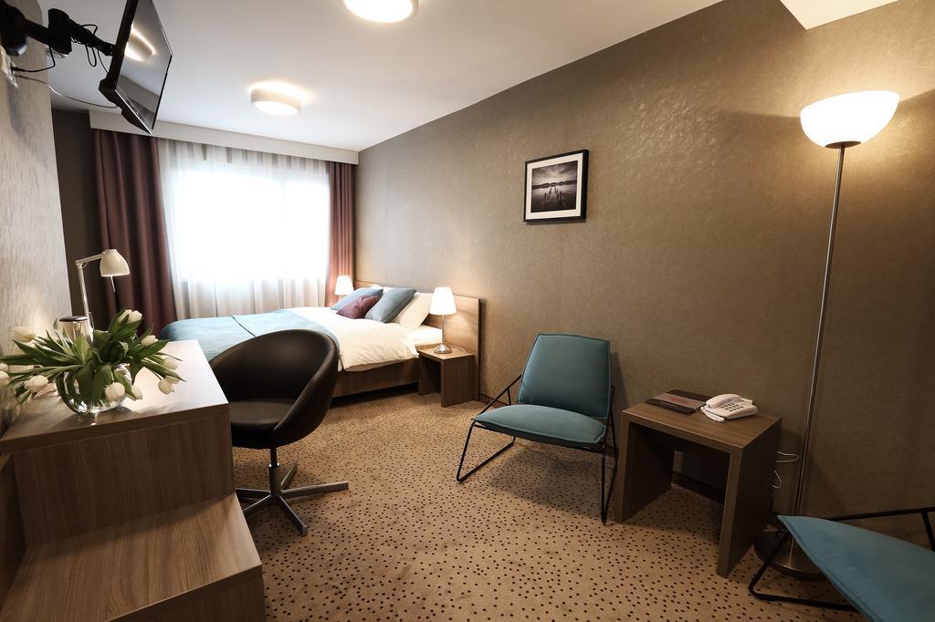 Hotel Porto Radomsko Kültér fotó