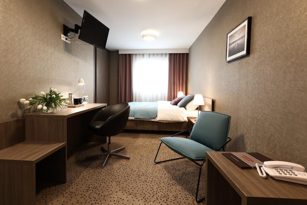 Hotel Porto Radomsko Kültér fotó