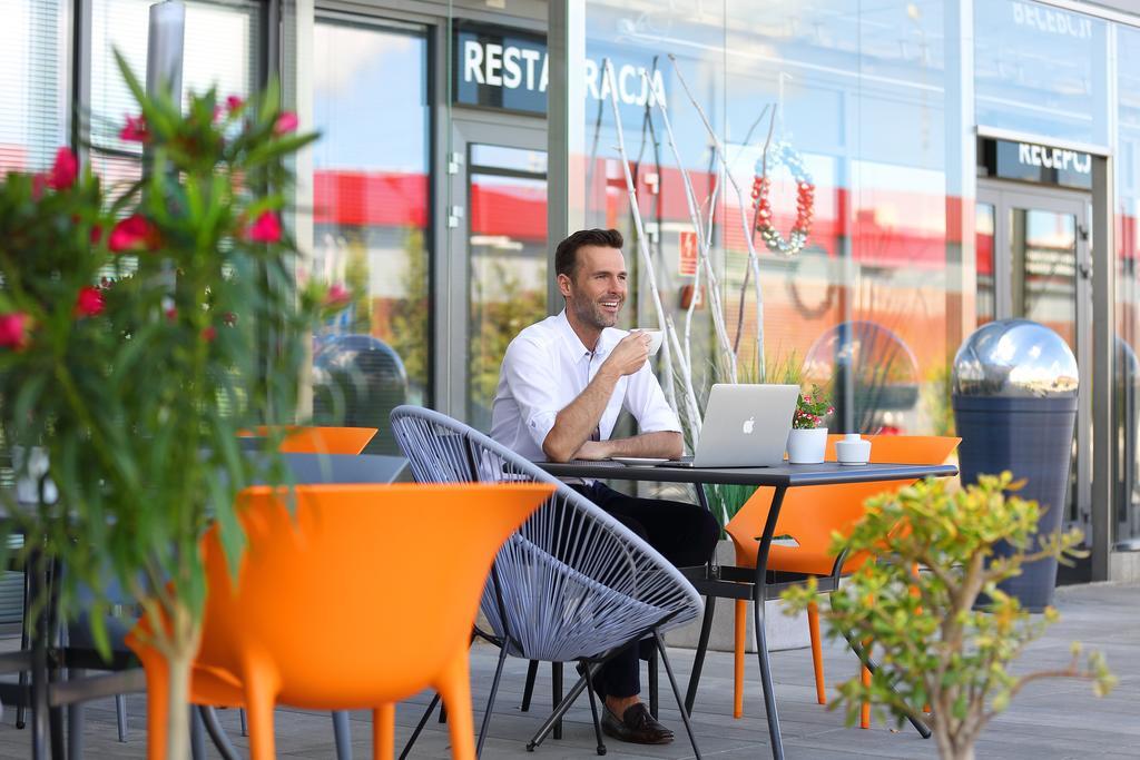 Hotel Porto Radomsko Kültér fotó
