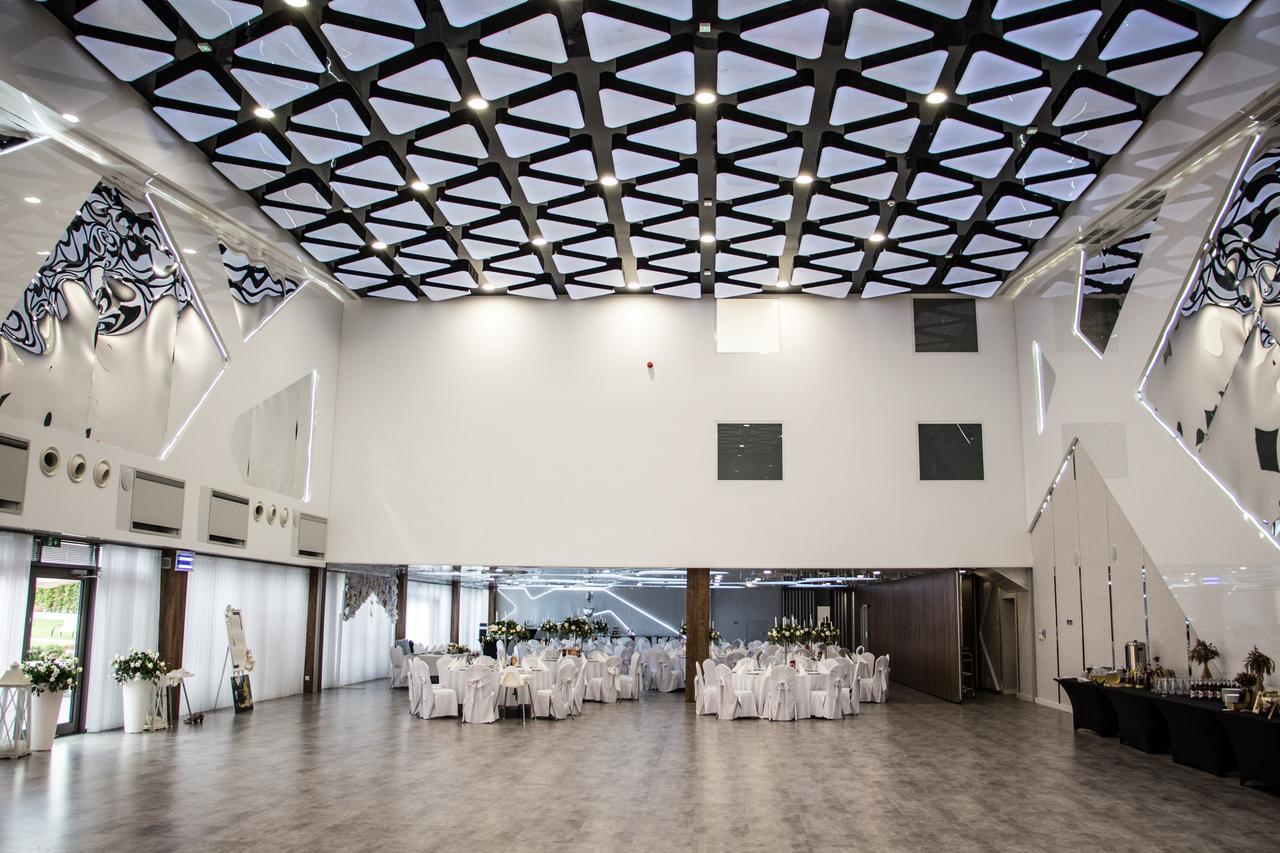 Hotel Porto Radomsko Kültér fotó